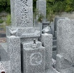 中山寺境内墓地（宝塚市）で新規墓石建立工事でした。