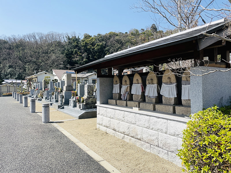 平井墓地の六地蔵