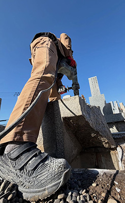 宝塚市の米谷墓地で墓じまい工事