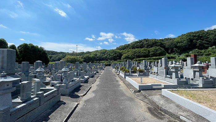 三木市の墓地、吉川龍恩寺霊園の園内風景