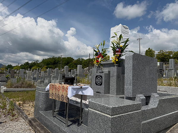 宝塚市 長尾山霊園25区でのお墓の開眼式の写真