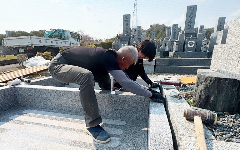 2025.4.22　長尾山霊園で巻石工事