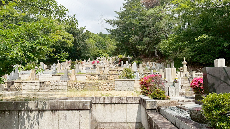 西山霊園の霊園内景観