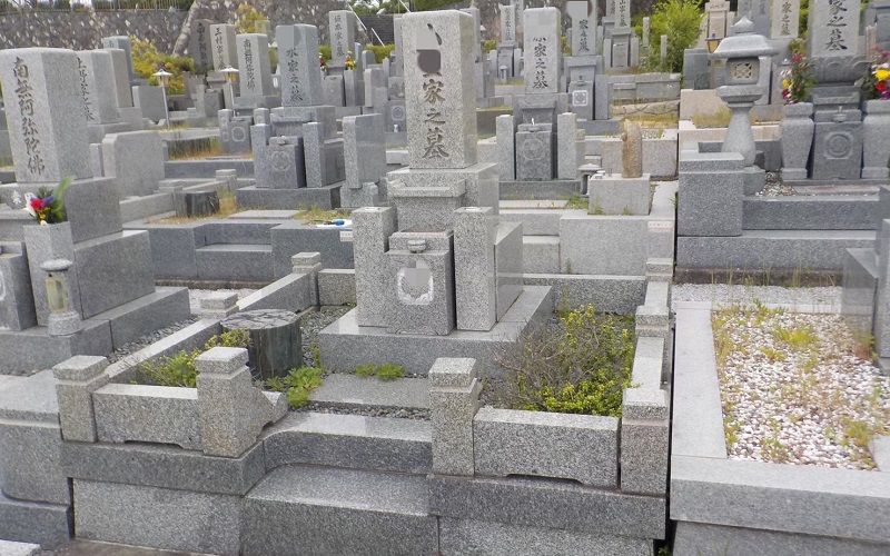 宝塚市営長尾山霊園でお墓の撤去工事でした。