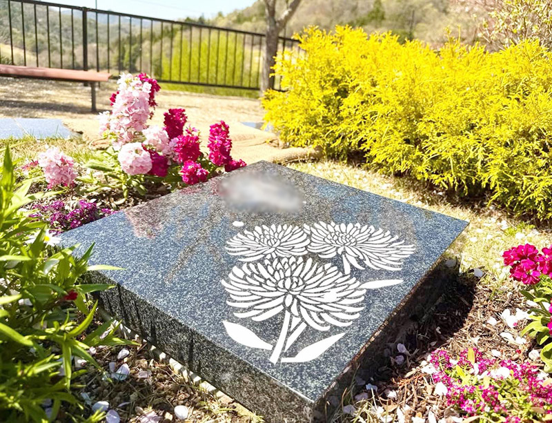 宝塚市 すみれ墓苑で樹木葬の建立事例