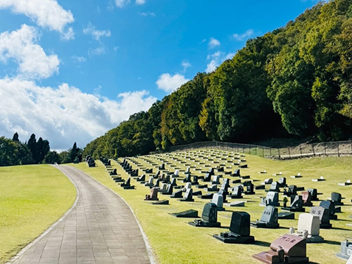 宝塚すみれ墓苑の芝生墓地