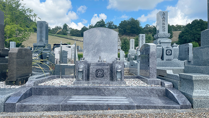 宝塚すみれ墓苑での洋型オリジナル墓石の建立実績画像