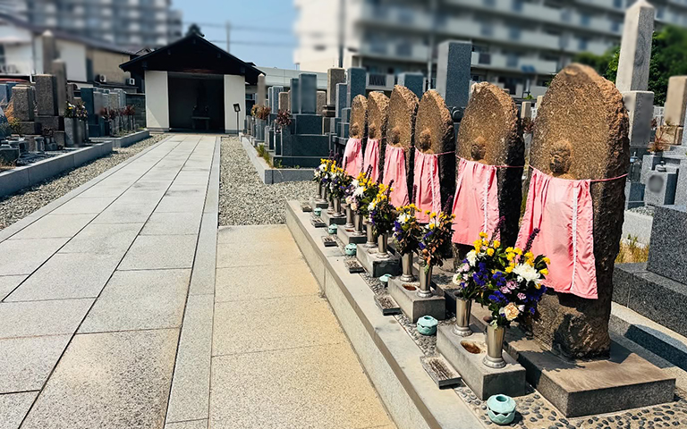 尼崎市の若草霊園へ墓石工事の事前確認
