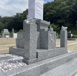 宝塚市すみれ墓苑（宝塚市）で新規墓石建立工事でした。